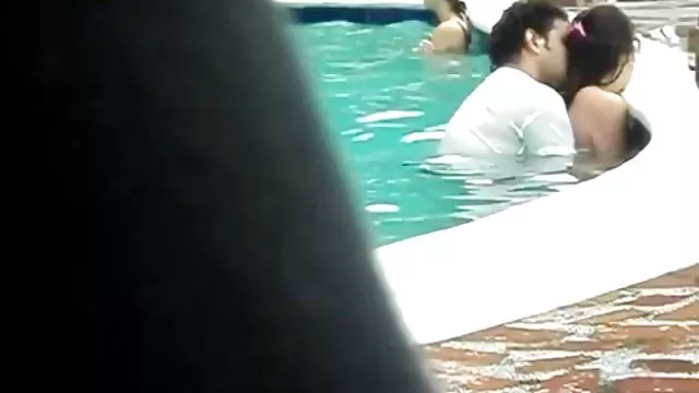 Tiga itu wanita dewasa sex babi kecil.